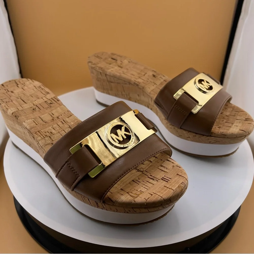 Michael Kors Women’s Warren Platform Sandals. Leather, open toe, MK logo. New